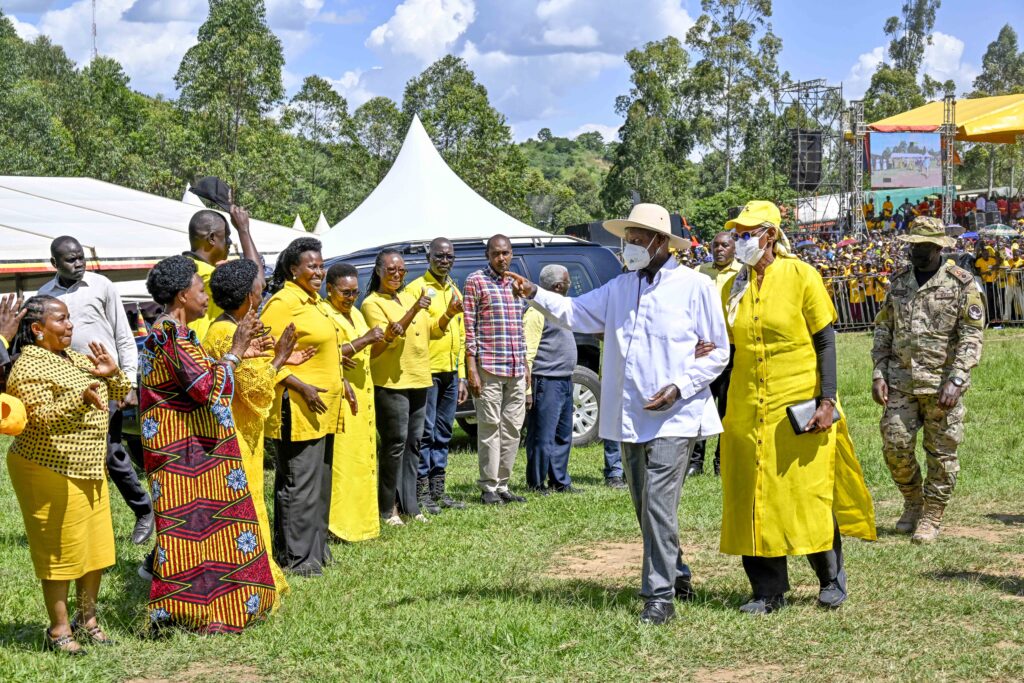 Museveni rallies Kitagwenda residents on homestead income, free education in public schools